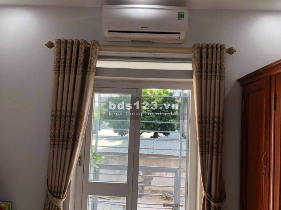 Bán nhanh nhà ở phố Gia Thuỵ Quận Long Biên, ngõ thông thoáng,…