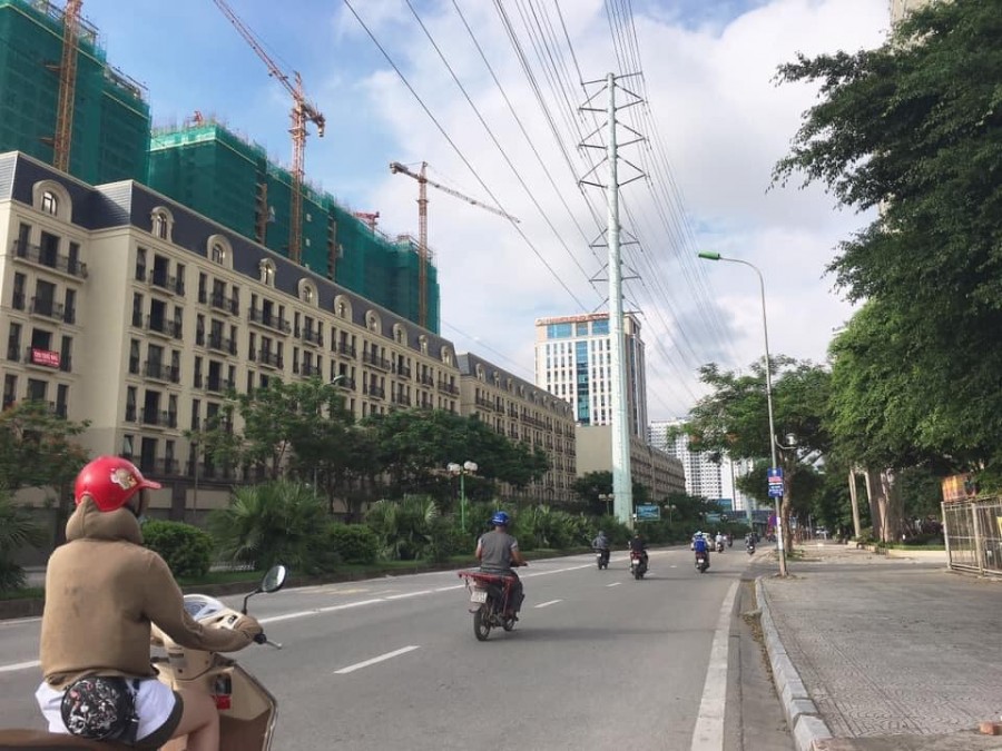 Chính chủ cần bán nhà liền kề Tố Hữu ô tô tránh diện tích 75m2, 5 tầng đúc, giá 7.7 tỷ