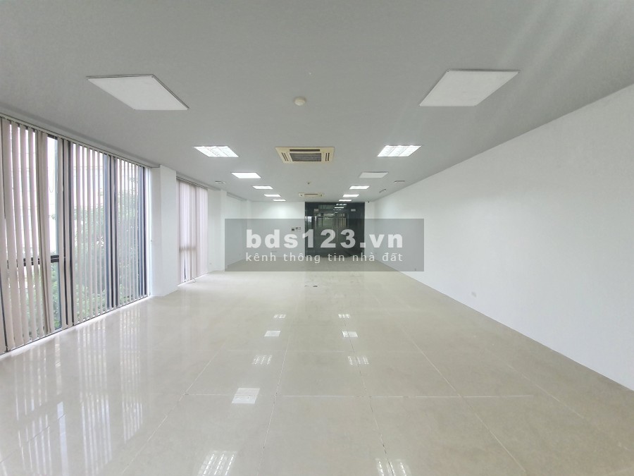 Chính chủ cho thuê sàn VP phố Chùa Láng gần trường Đại học, Ngân hàng, TTTM phù hợp mọi loại hình