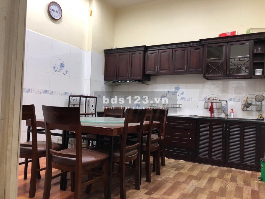 Bán nhà trung tâm Đống Đa giáp ranh Ba Đình, dt 60m2, 5 tầng đúc, giá bán 7x tỷ, gần phố