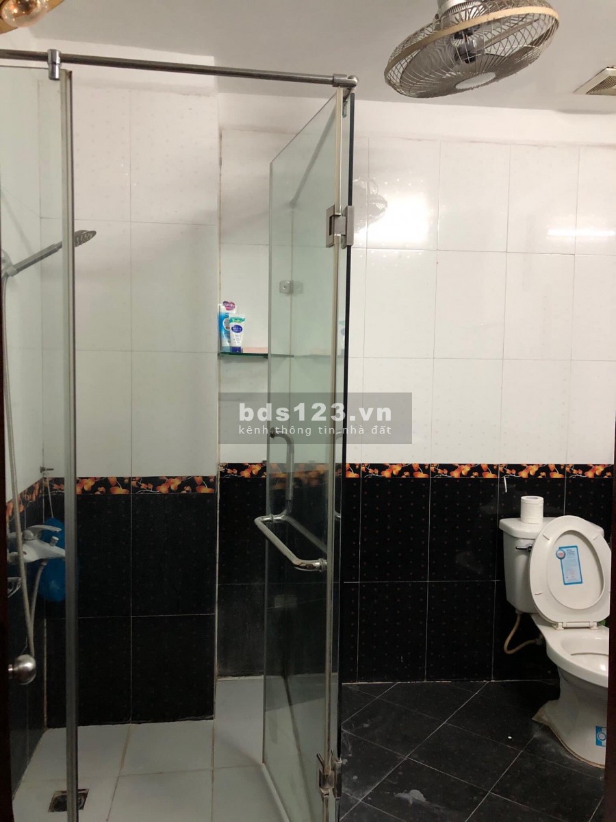 Bán nhà trung tâm Đống Đa giáp ranh Ba Đình, dt 60m2, 5 tầng đúc, giá bán 7x tỷ, gần phố