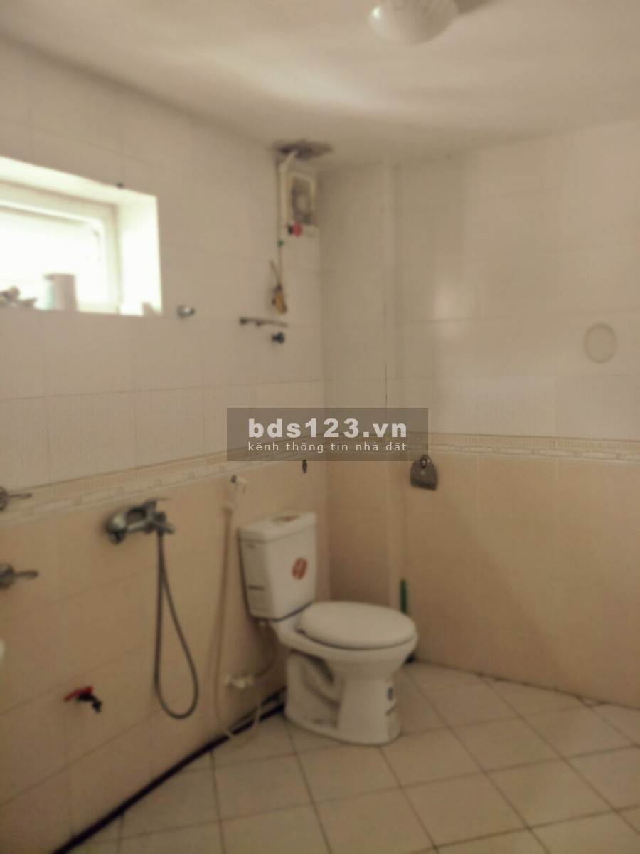 Bán nhà đường Ngọc Thụy dt 156m2, 3 tầng, mt 12m, giá 10.5 tỷ, ô tô, kinh doanh cho thuê