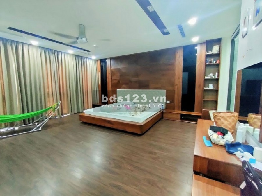 Bán nhà phân lô Khuất Duy Tiến, Thanh Xuân vỉa hè, ô tô diện tích 70m2 4 tầng, giá 12 tỷ