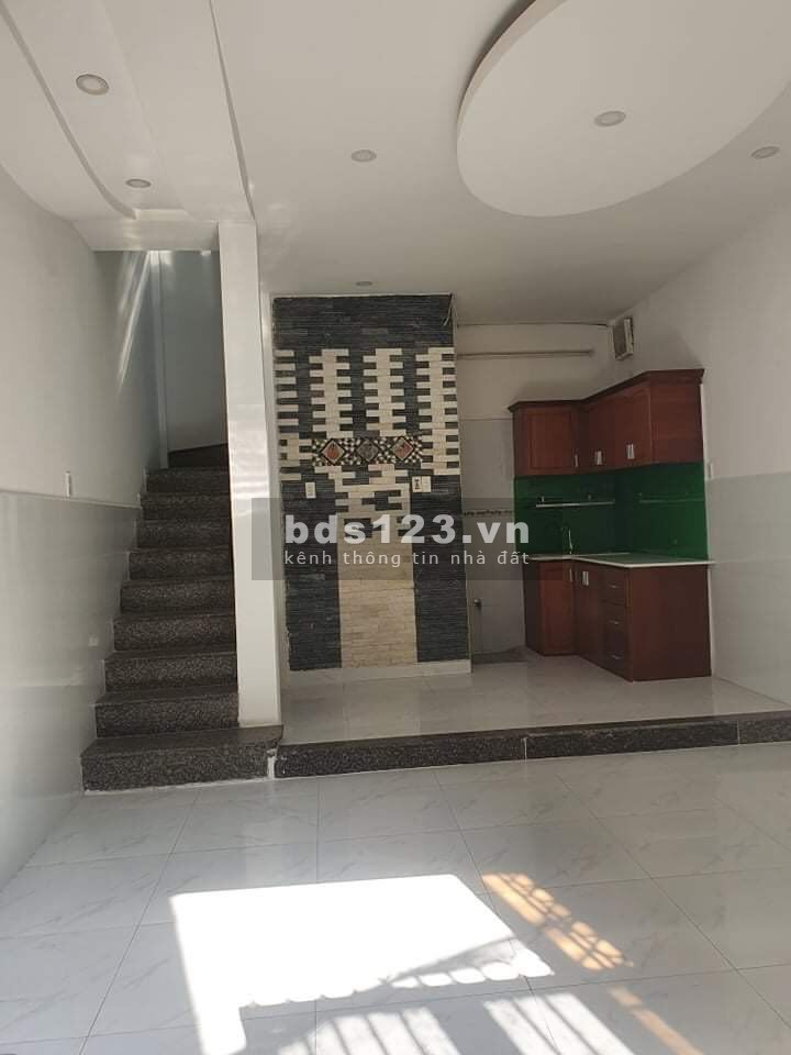 Bán nhà nguyên căn giá rẻ hẻm Bùi Đình Tuý, Quận Bình Thạnh, dt 30m2, giá bán 3 tỷ, lhcc