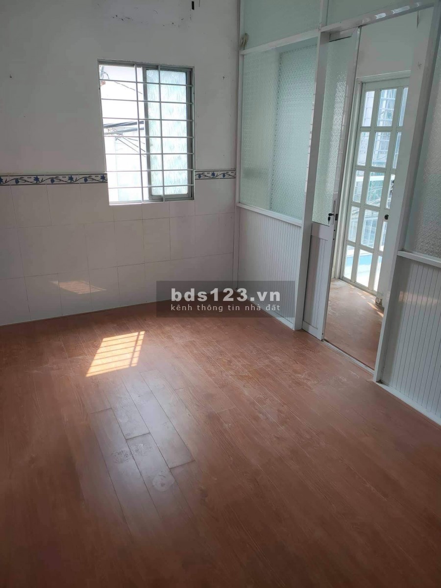 Bán nhà nguyên căn giá rẻ hẻm Bùi Đình Tuý, Quận Bình Thạnh, dt 30m2, giá bán 3 tỷ, lhcc