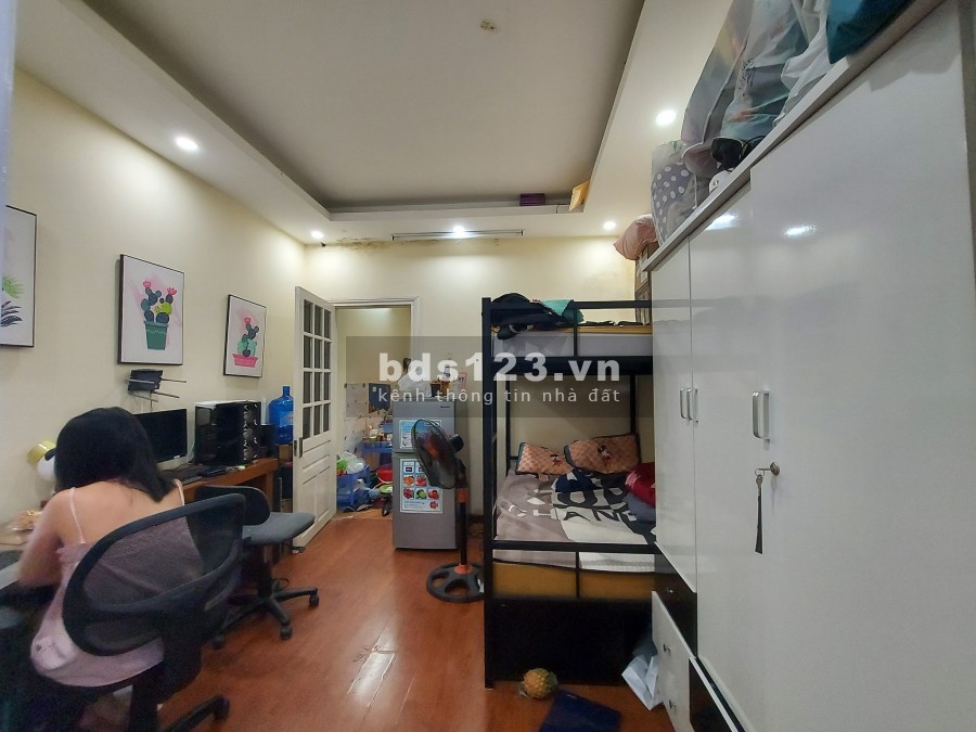 Bán nhà Đê Trần Khát Chân, gần ô tô nhiều phòng, dt 38.5m2, giá bán 3.35 tỷ, lh 0369315899