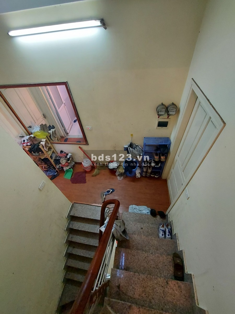 Bán nhà Đê Trần Khát Chân, gần ô tô nhiều phòng, dt 38.5m2, giá bán 3.35 tỷ, lh 0369315899