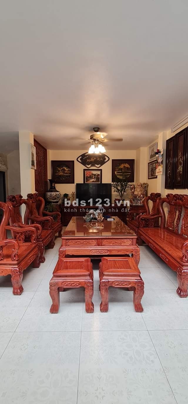 Bán gấp nhà phân lô Giang Biên, dt 65m2, 5 tầng, mt 7m, kinh doanh, ô tô tránh, nhỉnh 8 tỷ