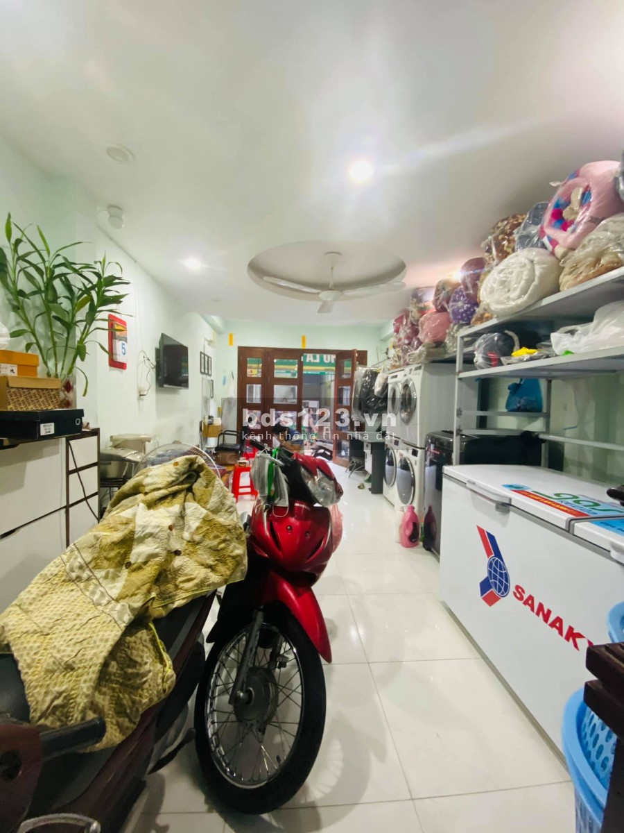 Có bán căn nhà ở Vĩnh Hưng Quận Hoàng Mai dt 40m2 đúc 5 Tầng, giá 3.1 tỷ, ô tô đỗ