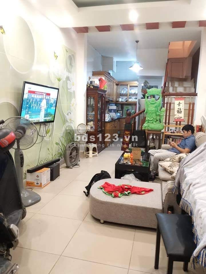 Bán nhà Vũ Trọng Phụng diện tích 37m2 giá 4.3 tỷ tiện ích đầy đủ khu an sinh tốt, lhcc