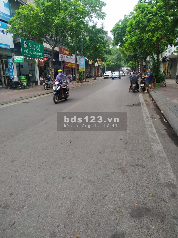 Bán nhà mặt phố Hoàng Như Tiếp, Long Biên, vị trí sầm uất, dt 99m2, mt 7.5m, giá bán 19,9 tỷ