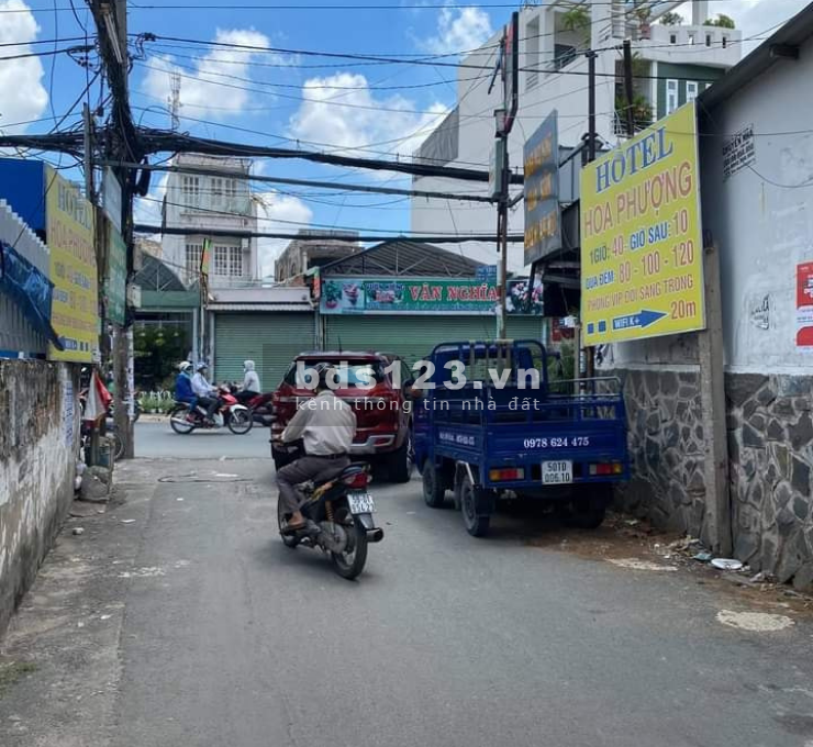 Bán Nhà 2 tầng BTCT hẻm xe hơi đổ cửa Quang Trung, phường 8, Gò Vấp dt 39m2 giá 3,65 tỷ