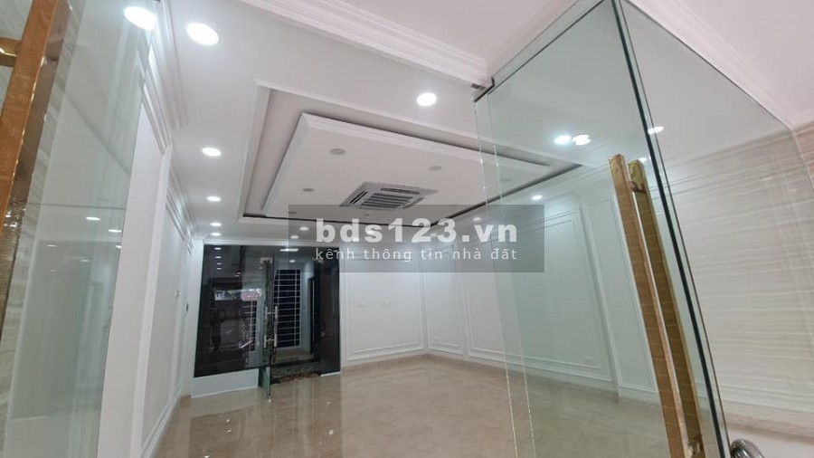 Tòa nhà văn phòng mặt phố Nguyễn Xiển, 9 tầng vỉa hè to 1 Hầm dt 67M2 giá bán 28.6 tỷ