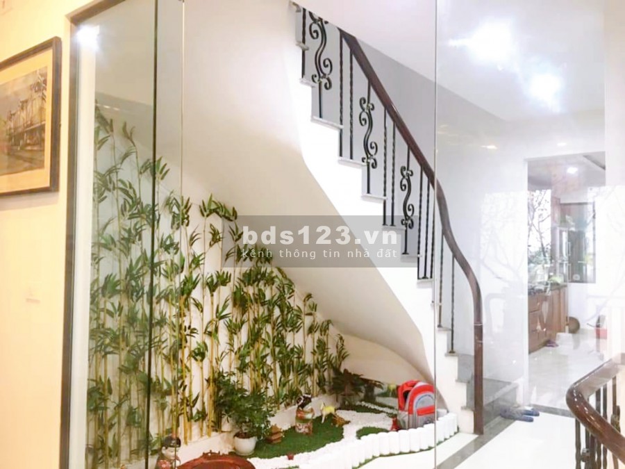 Bán nhà hiếm phố Lạc Trung, kinh doanh đắc địa, gara ô tô dt 61m2, giá 8.9 tỷ, lh 0833736563