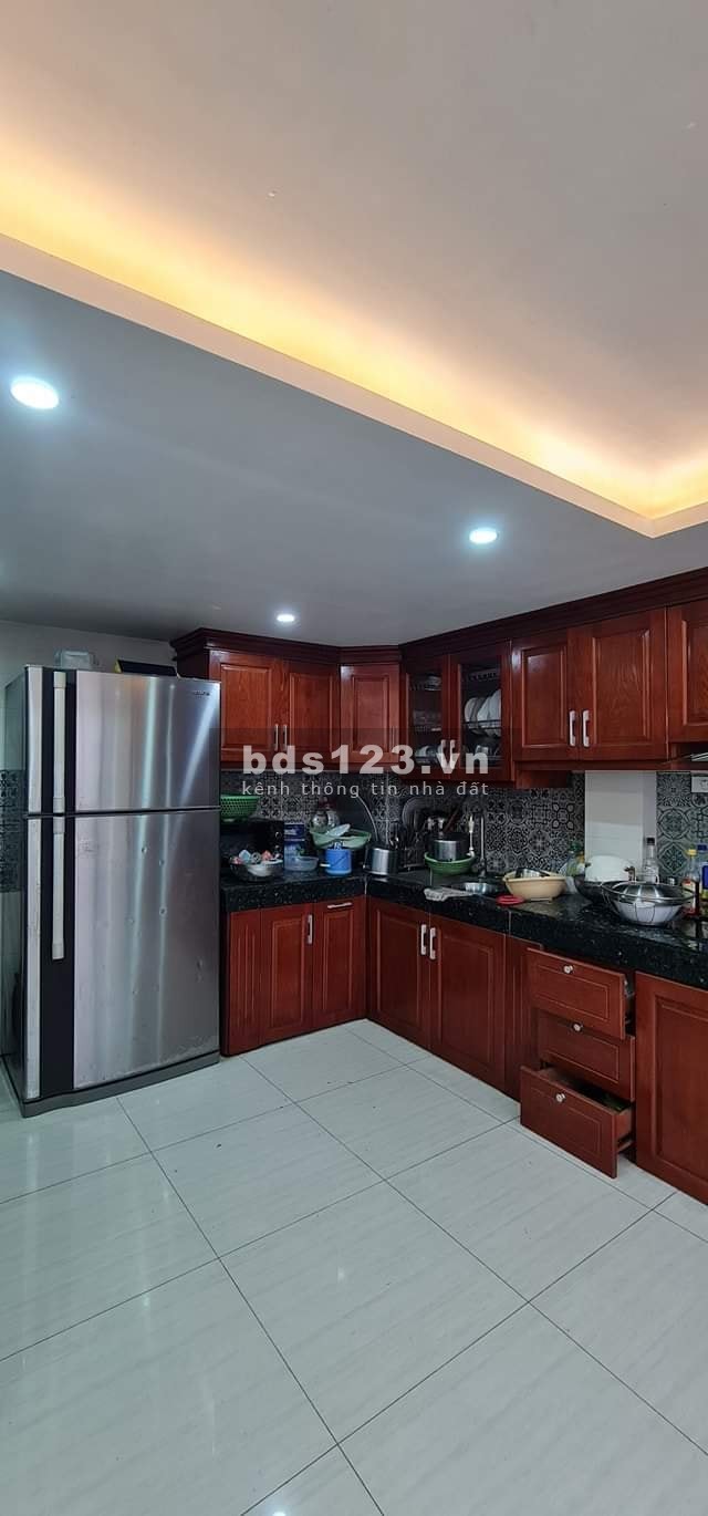 Bán gấp nhà phân lô Giang Biên, dt 65m2, 5 tầng, mt 7m, kinh doanh, ô tô tránh, nhỉnh 8 tỷ