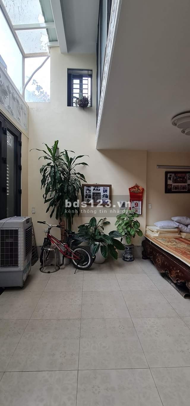 Bán gấp nhà phân lô Giang Biên, dt 65m2, 5 tầng, mt 7m, kinh doanh, ô tô tránh, nhỉnh 8 tỷ