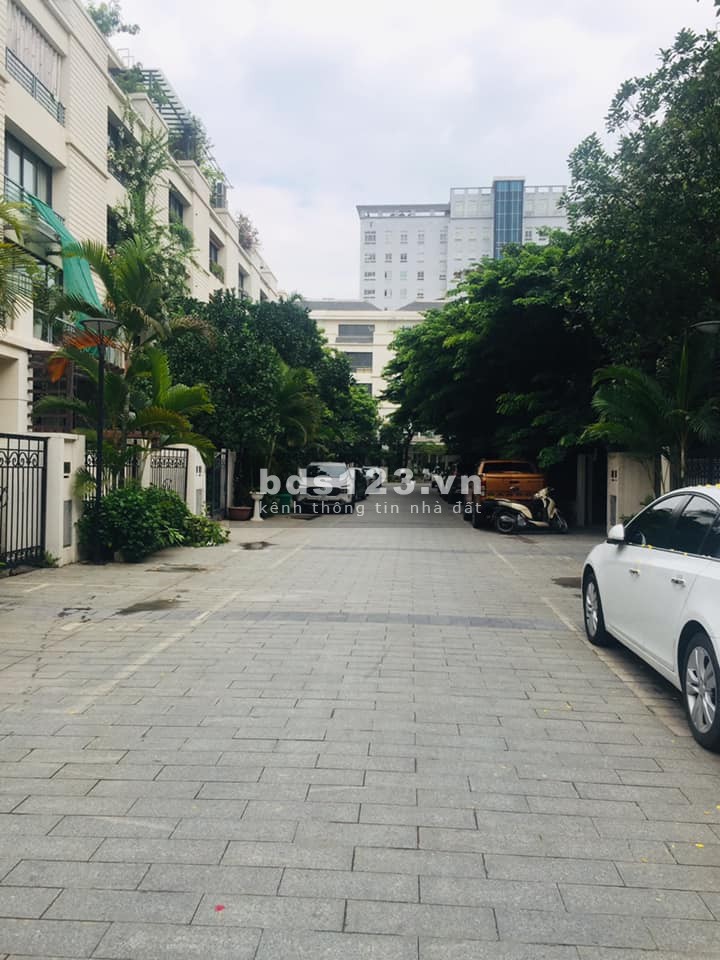 Biệt thự căn góc 3 mặt thoáng Pandora 53 Triều Khúc, nội thất sang trọng dt 147m2 giá 27.5 tỷ