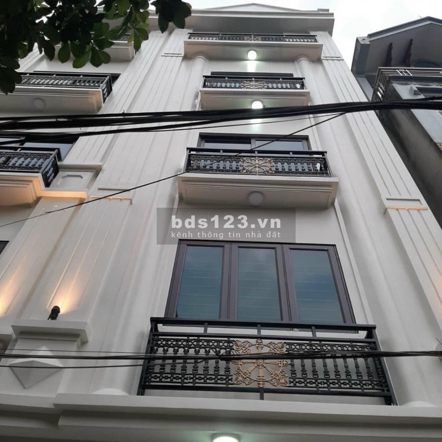 Bán nhà nguyên căn Cầu Giấy, tặng nội thất tiền tỷ diện tích 45m2, giá bán nhỉnh 3 tỷ