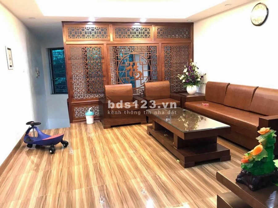 Bán nhà nguyên căn Cầu Giấy, tặng nội thất tiền tỷ diện tích 45m2, giá bán nhỉnh 3 tỷ