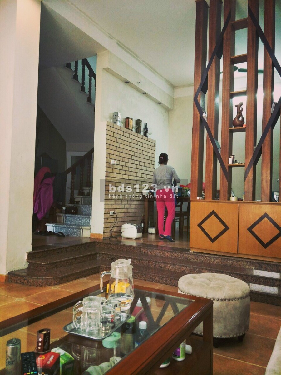 Cần bán gấp nhà Ngọc Thụy dt 156m2, 3 tầng, mt 12m, giá 10.5 tỷ, ô tô, đầu tư, ở sướng
