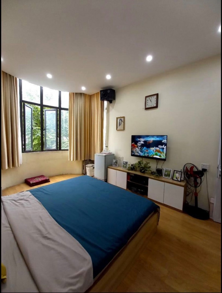 Cần Bán Gấp Mặt tiền Nguyễn Thiệp Đồng Xuân Hoàn Kiếm Dt 81 m GIá 24 tỷ lh 0962296916.