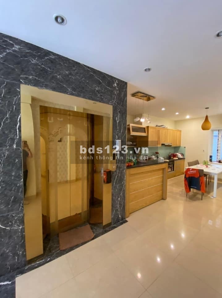 Chính chủ bán nhà Trương Định, diện tích sử dụng 95m2, 7 tầng thang máy. LH 0977440990