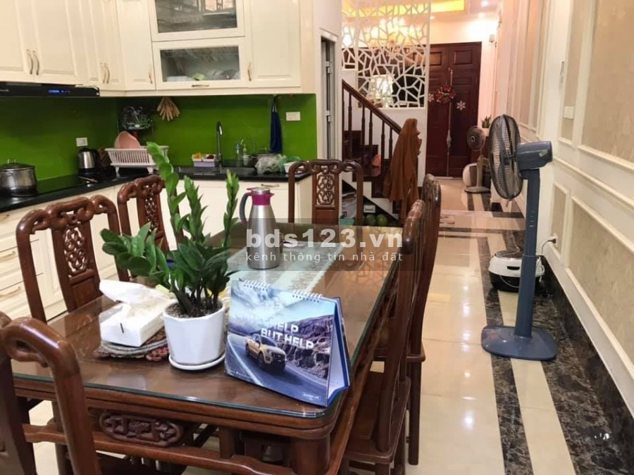 Bán nhà nguyên căn siêu víp phố Thanh Nhàn diện tích 45m đúc 6 tâng mặt tiền 4m giá 3.2 tỷ