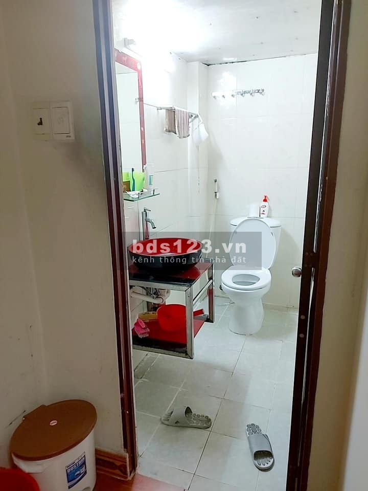 Bán nhà sổ hồng riêng đường Lý Thường Kiệt, Quận Tân Bình, dt 52m2, 2 lầu, giá rẻ, lhcc