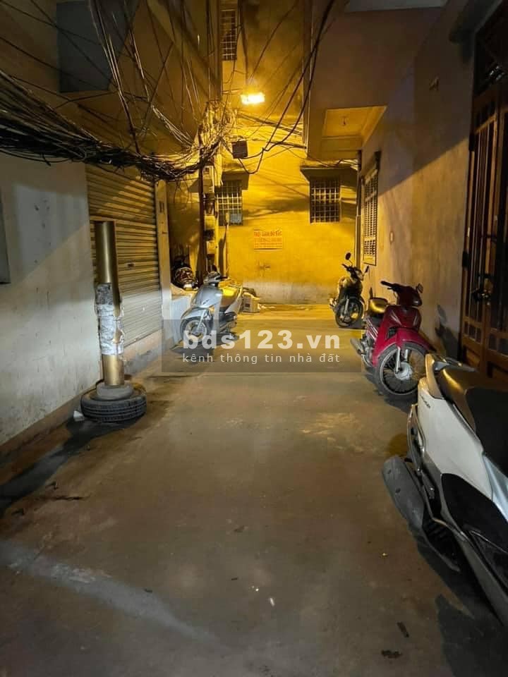 Cần bán gấp nhà riêng phố Nguyễn Trãi, Thanh Xuân, giá bán 2,38 tỷ, nhà 3 tầng