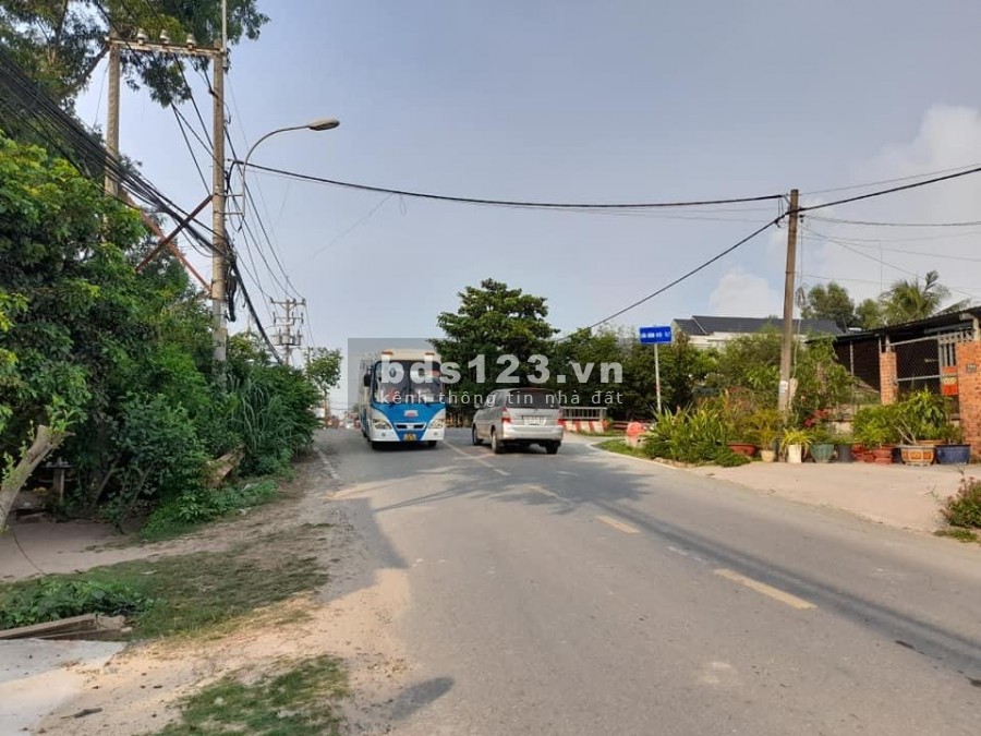 Chính chủ cần bán gấp đất vườn có thổ cư 1/ Tỉnh Lộ 7 vào 300m cách chợ lô 6 600m An Nhơn