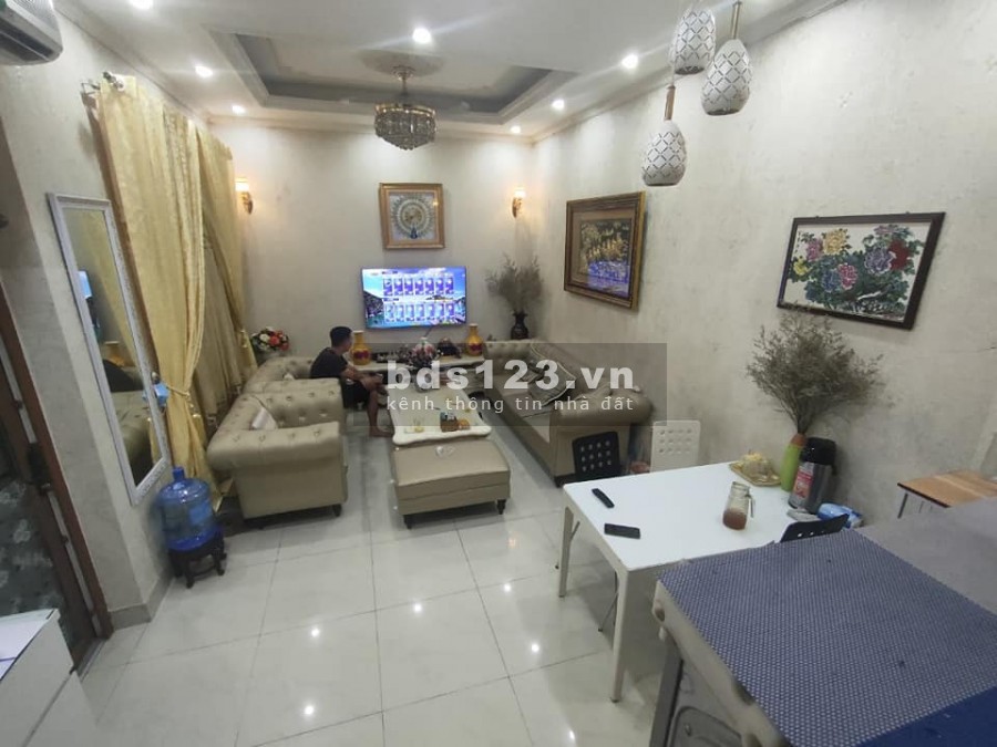 Cần bán gấp nhà Hoàng Quốc Việt, diện tích 55m2, 5 tầng,…