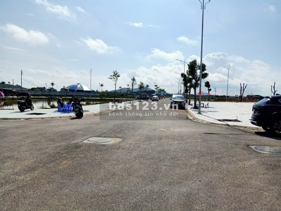 Lô góc LK11-311, khu dân cư mới Đồng Nam, đường lớn, giao thông thông thoáng, xe ra vào thoải mái