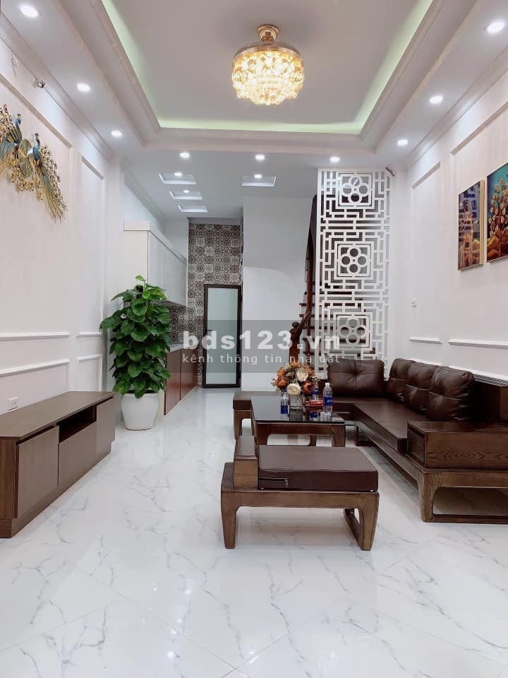Bán nhà Trần Thái Tông, khu phân lô, ô tô dừng đỗ ngày đêm, kinh doanh đỉnh, dt 45m2, giá 6.5 tỉ