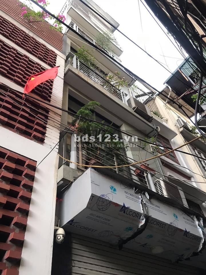 Cần tiền bán gấp nhà nguyên căn đẹp khu Vip lò đúc diện tích 38m2, 5 tầng, giá bán nhỉnh 4 tỷ