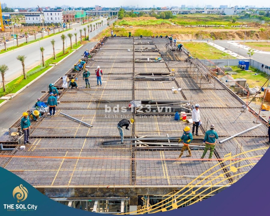Bán nhà đất huyện Bình Chánh, cạnh sông, ngay chợ Hưng Long giá rẻ, giá bán 590 triệu. sổ sẵn