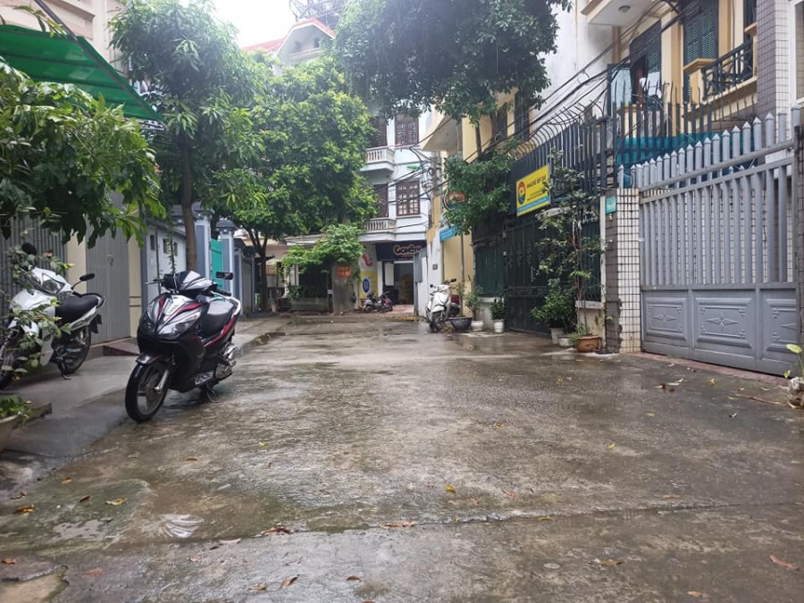 Tôi cần bán nhà ở 106 Hoàng Quốc Việt, đúc 7 tầng, dt 55m2, khu phân lô Ô tô tránh