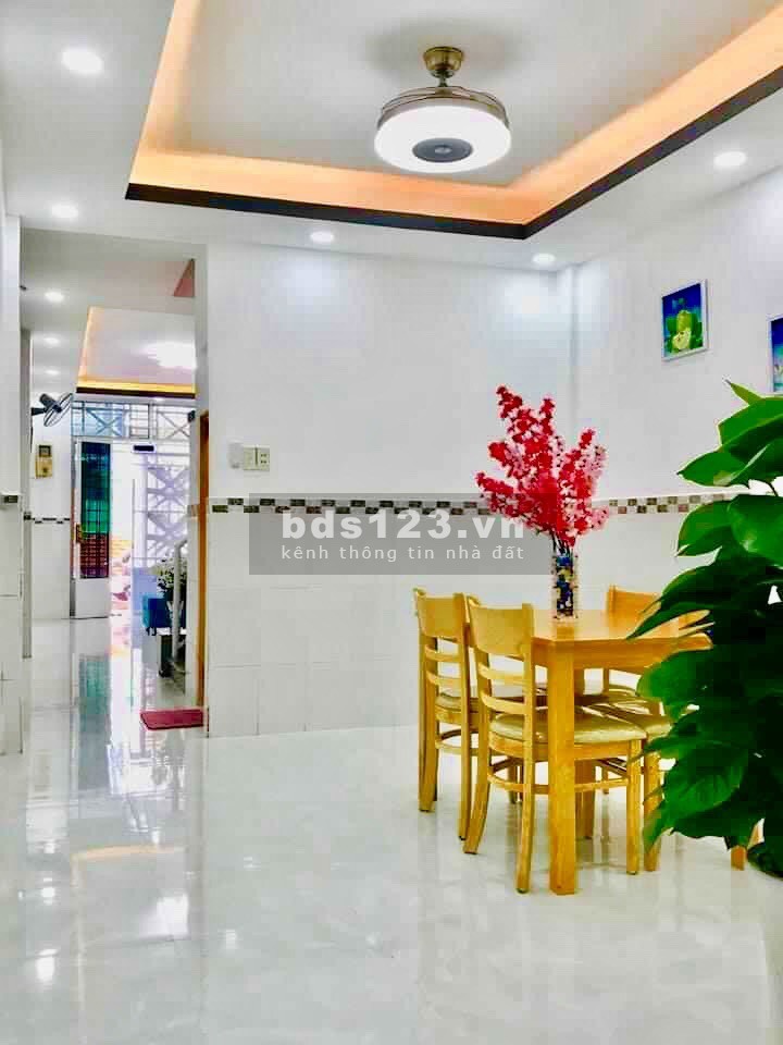 Căn nhà 50m2 đường Cách Mạng Tháng Tám Tân Bình giá bán 5 tỷ lh 0901218895