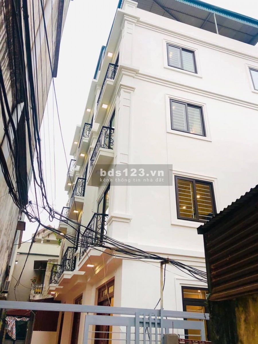 Bán nhà nguyên căn nhà 4 tầng Đức Giang, Quận Long Biên, dt 45m2, giá bán 3.85 tỷ