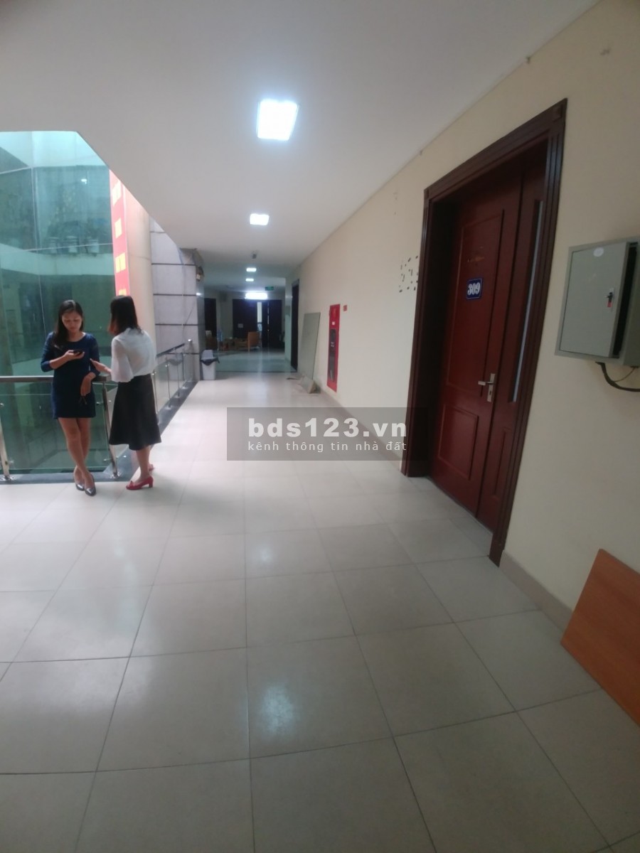 Văn phòng cho thuê phố Lê Trọng Tấn diện tích 15 - 25m2 giá 6tr5 gồm điện và bàn ghế