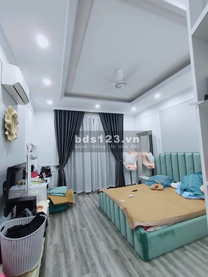 Bán nhà cực rộng bán nhà nguyên căn Xuân Thuỷ, diện tích sử dụng, giá 5.2 tỷ, lhcc
