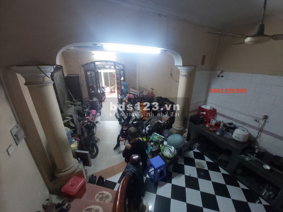 Bán nhà phố Bạch Mai, 2 mặt thoáng vinh viễn, 70m2 chỉ hơn 4 tỷ.
