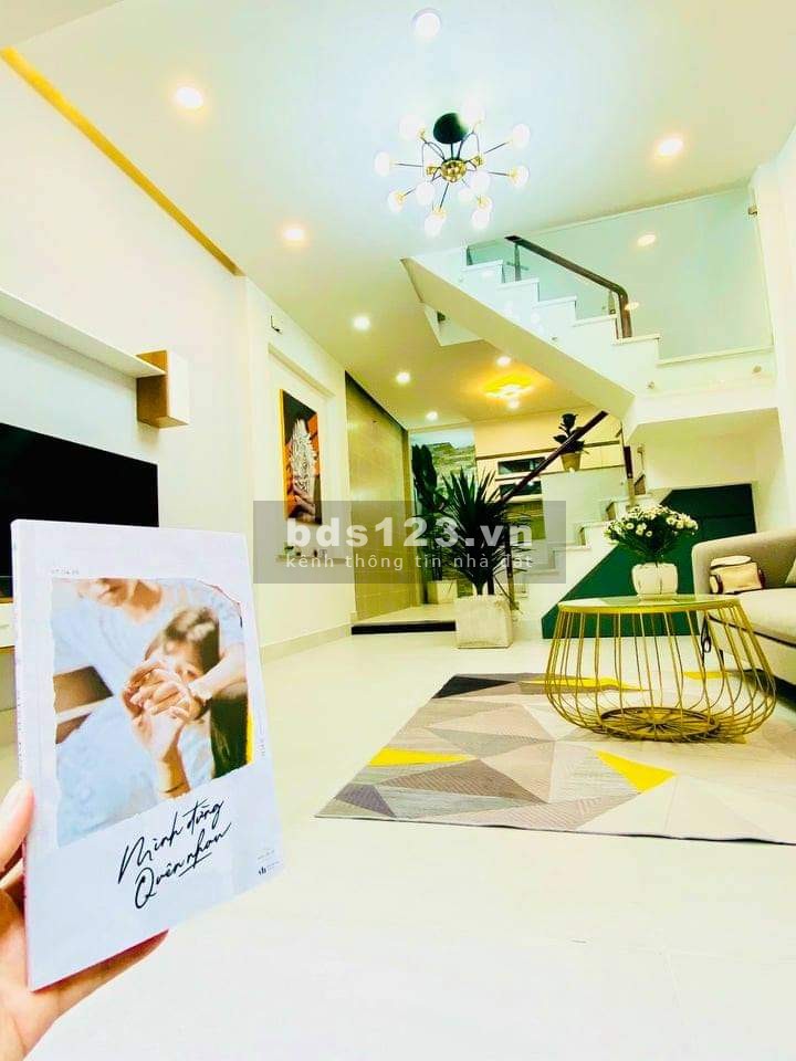 Bán Nhà Gò Vấp, hẻm xe hơi ra vào nguyên căn đẹp lung linh, dt 48m2, 2 tầng, giá rẻ