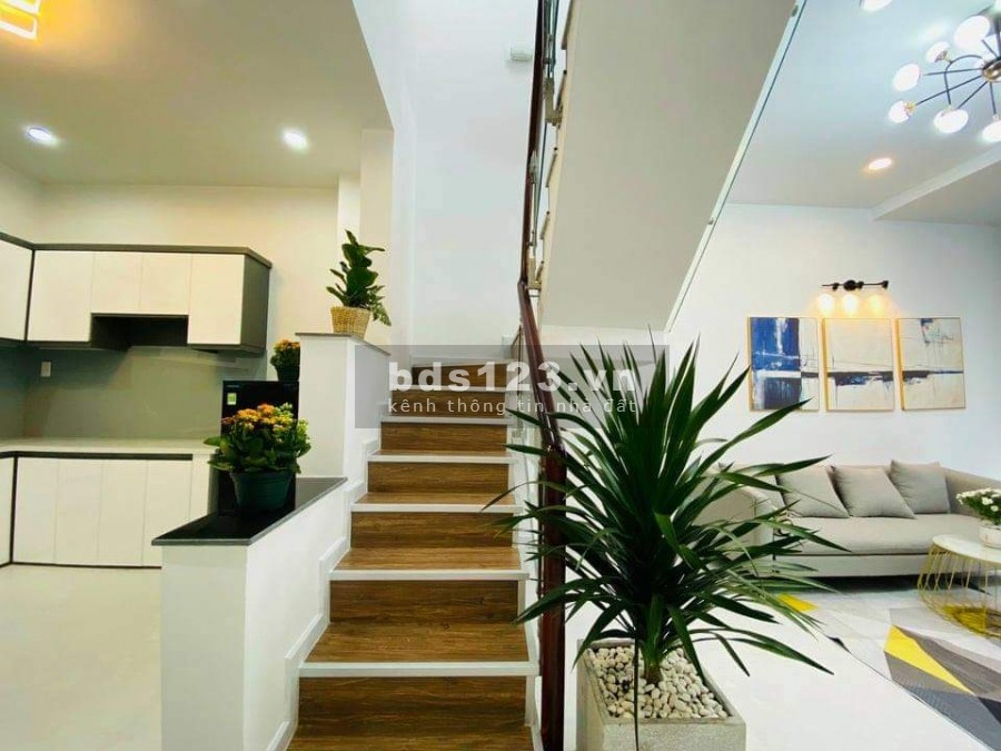 Bán nhà nguyên căn hẻm xe hơi khu dân cư đẹp lung linh, dt 48m2, 2 tầng, giá rẻ, sổ sẵn