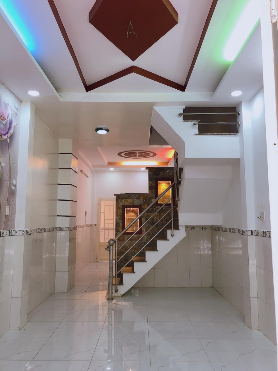 Cần bán nhà nguyên căn mới 127 Mễ Cốc, phường 15, diện tích 44m2, 3 lầu, giá bán 3.55 tỷ