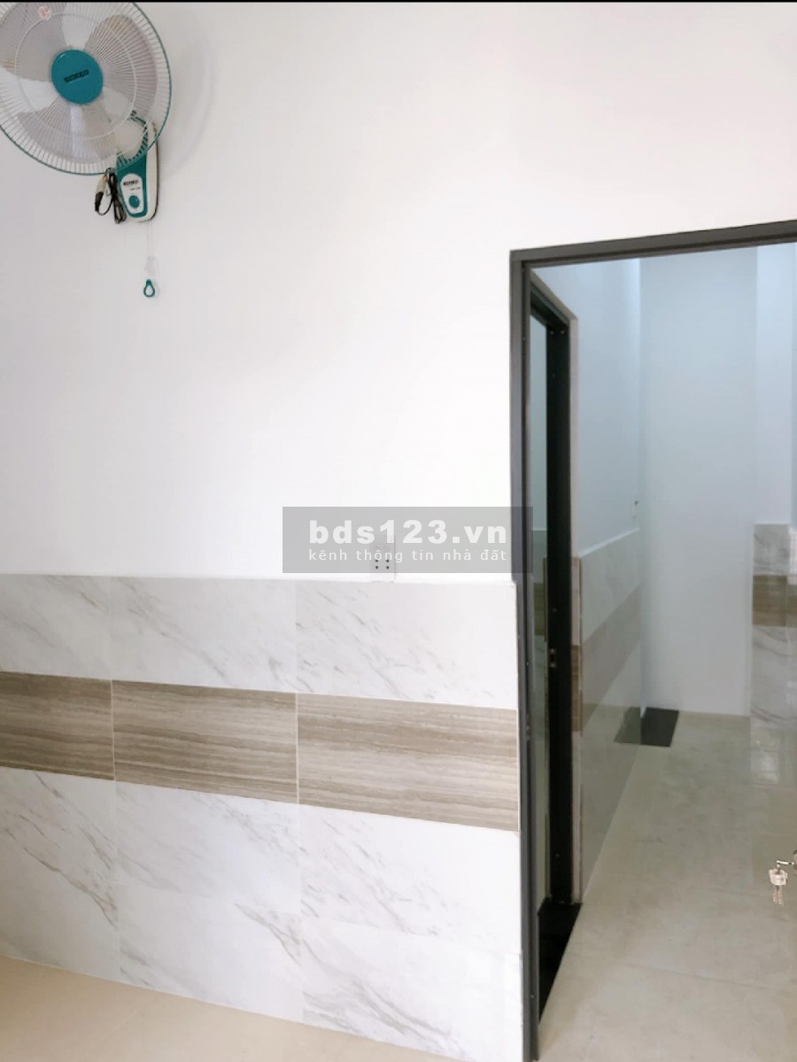 Bán nhà Lương Văn Can, Quận 8, giá bán 2.05 tỷ, vị trí đắc địa, khu dân cư hiện hữu, lhcc