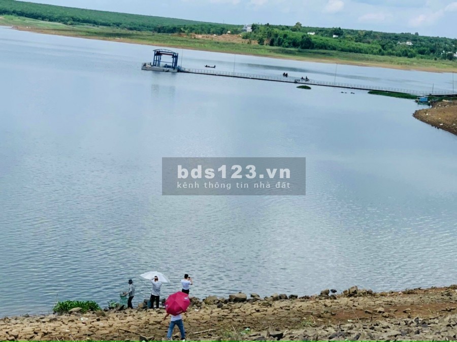 Bán gấp 1.2 mẫu đất mặt tiền đường bàu cạn sổ hồng riêng view hồ sinh thái