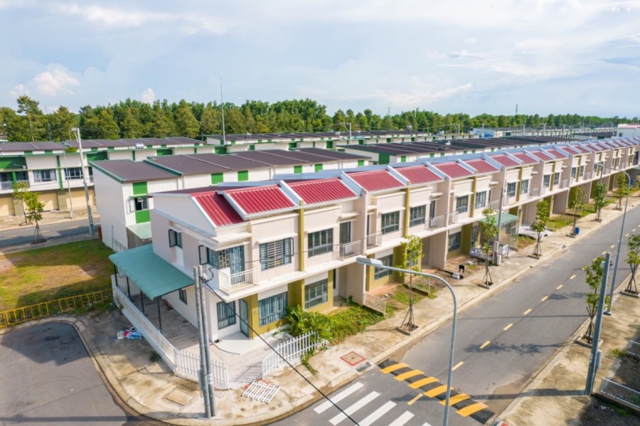 Cần bán nhanh nhà liền kề vườn khu đô thị Oasis City Mỹ Phước 4, giá bán 1.6 tỷ, lhcc