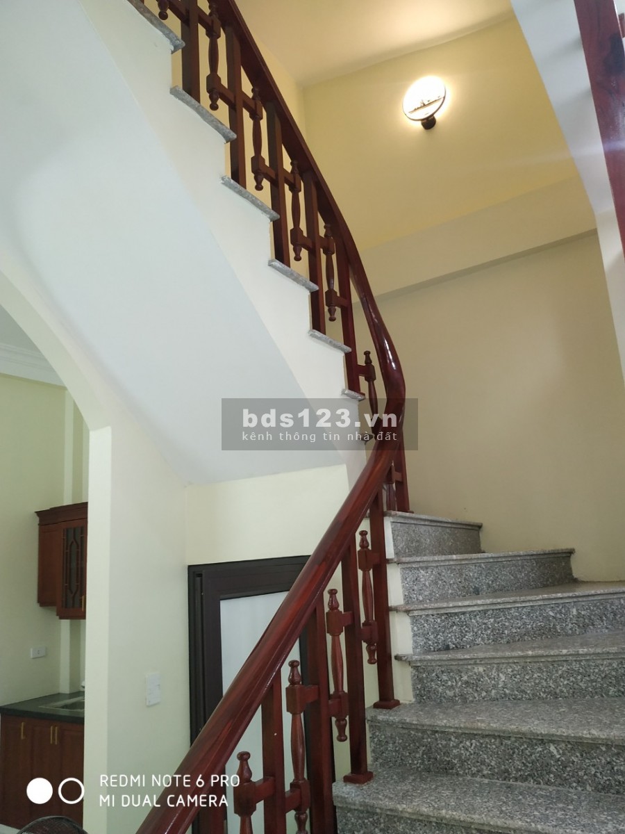Nhà 3 tầng ngay chợ Trung Nhì, kinh doanh sầm uất, diện tích 40m2, cần bán gấp
