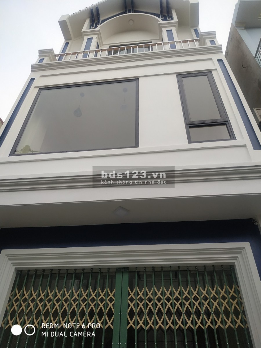 Nhà 3 tầng ngay chợ Trung Nhì, kinh doanh sầm uất, diện tích 40m2, cần bán gấp