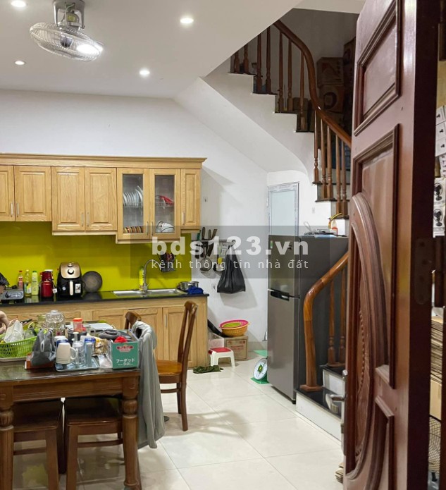 Bán nhà Mỹ Đình, ô tô cách vài mét, an sinh nội thất đủ, dt 35m2, giá chỉ 3.7 tỷ, sổ sẵn